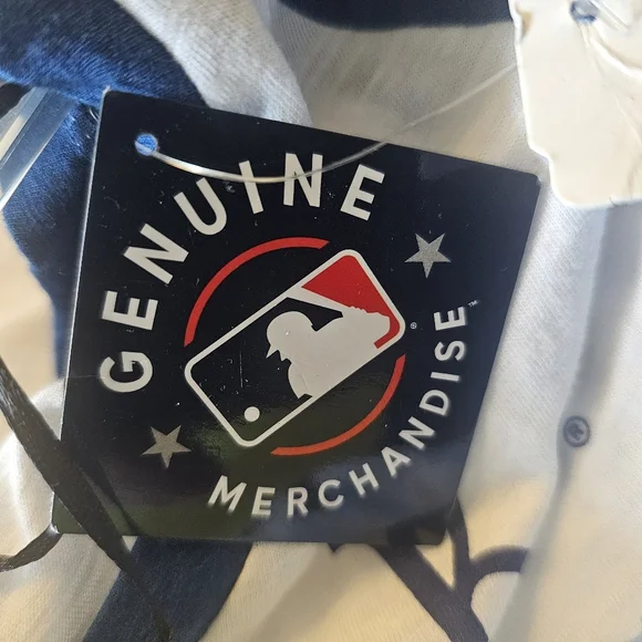 NWT Kansas City Royals 3/4 sleeved shirt. Size:S. - Picture 6 of 6